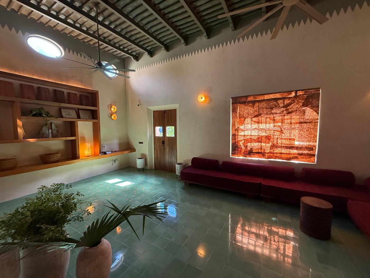 Casa Querida — living and dining salon