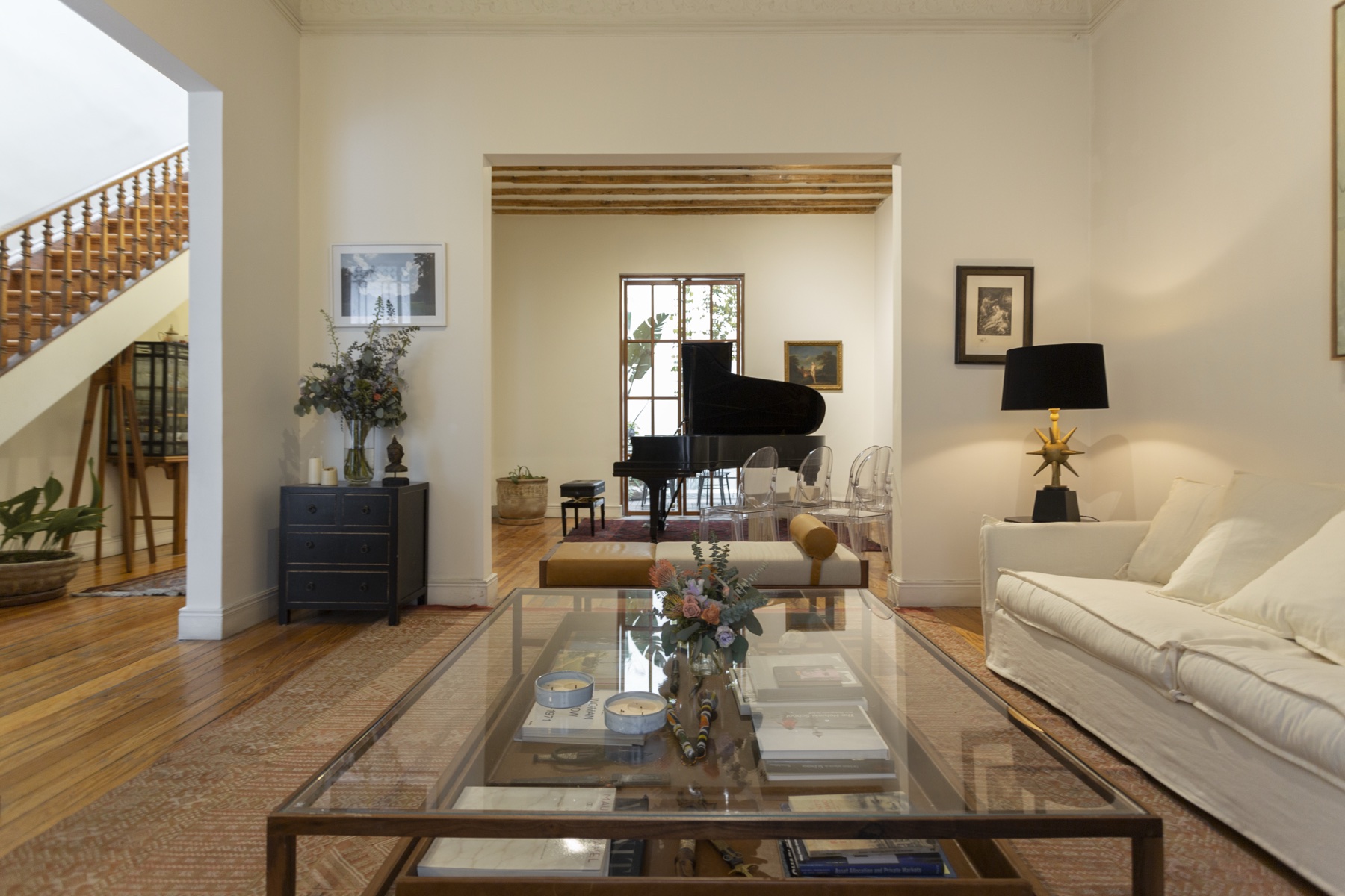 Casa de Pianistas de 1900 — piano room and lounge, Roma Norte, Mexico City